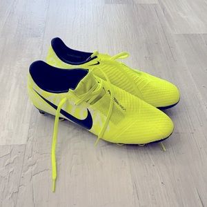 Men’s Nike phantom cleats - sz 9.5